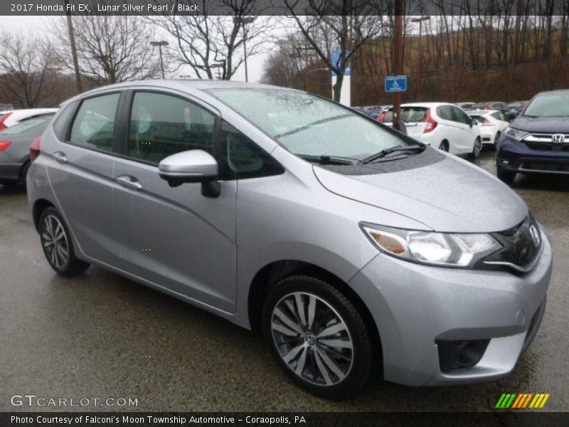 Front 3/4 View of 2017 Fit EX