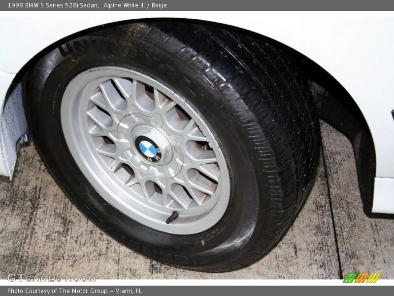 Alpine White III / Beige 1998 BMW 5 Series 528i Sedan