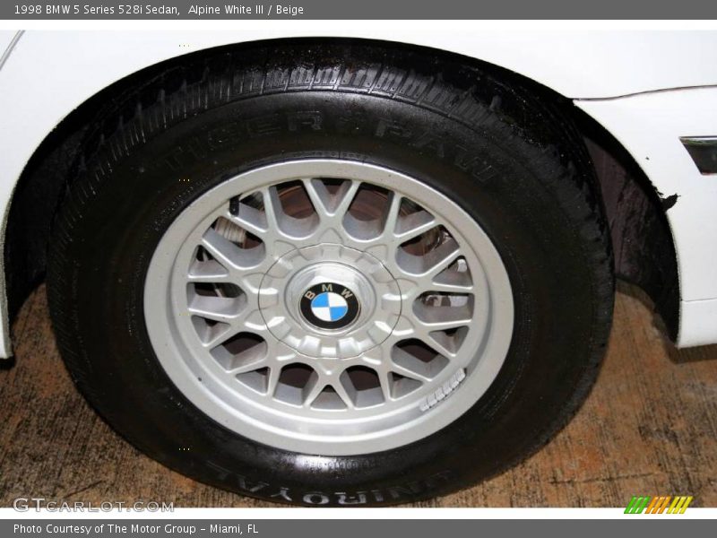 Alpine White III / Beige 1998 BMW 5 Series 528i Sedan