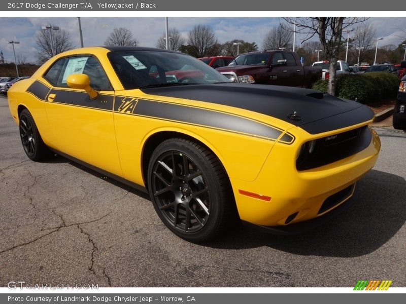 Front 3/4 View of 2017 Challenger T/A