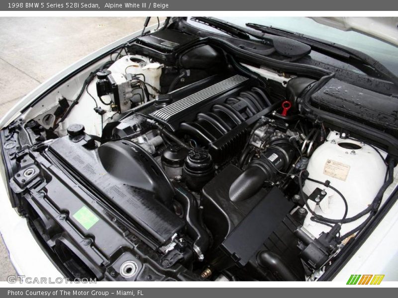 Alpine White III / Beige 1998 BMW 5 Series 528i Sedan