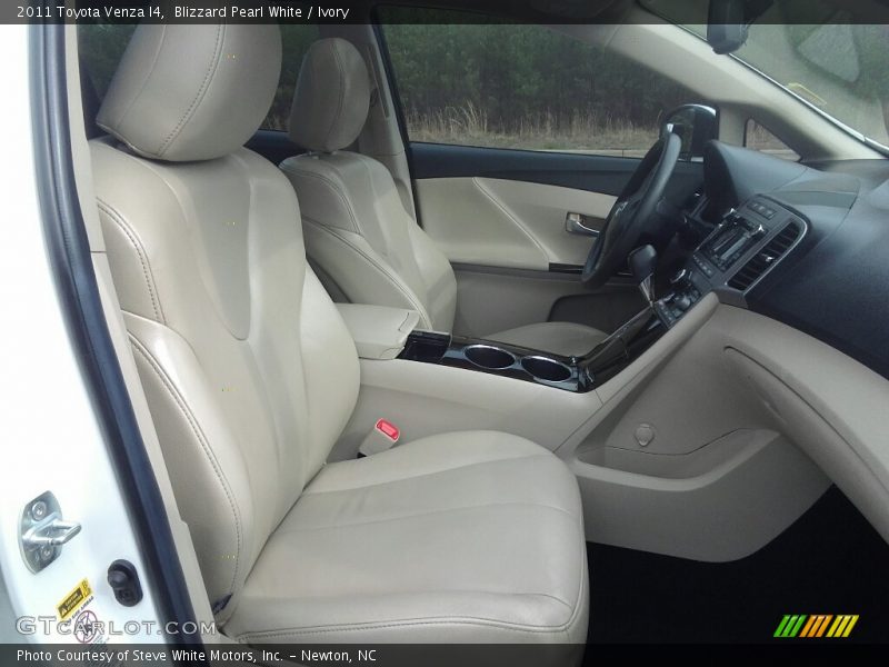 Blizzard Pearl White / Ivory 2011 Toyota Venza I4