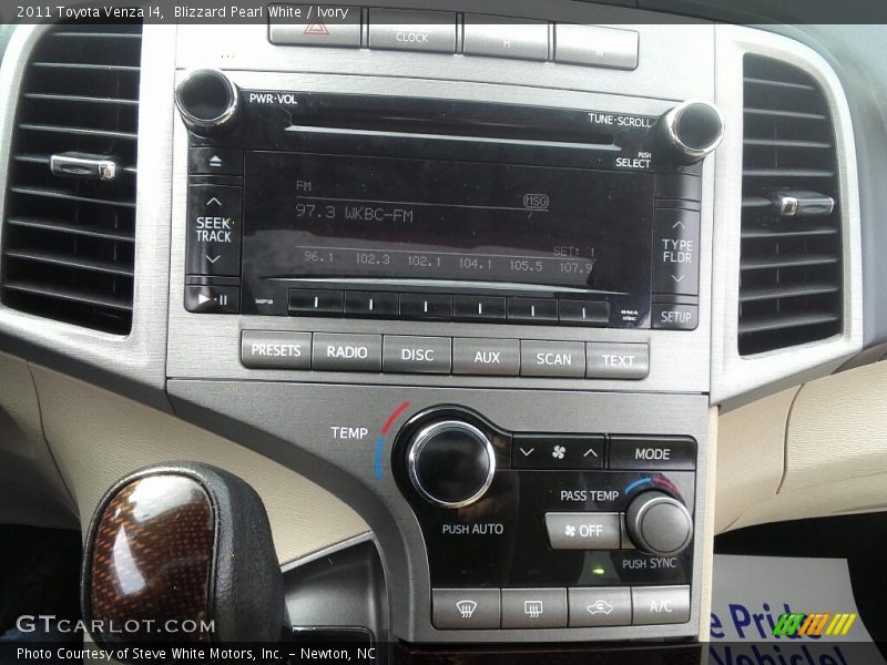 Blizzard Pearl White / Ivory 2011 Toyota Venza I4