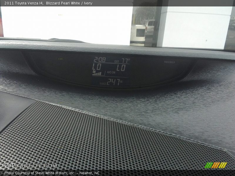 Blizzard Pearl White / Ivory 2011 Toyota Venza I4