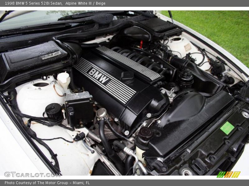 Alpine White III / Beige 1998 BMW 5 Series 528i Sedan
