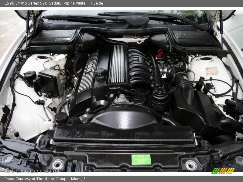 Alpine White III / Beige 1998 BMW 5 Series 528i Sedan