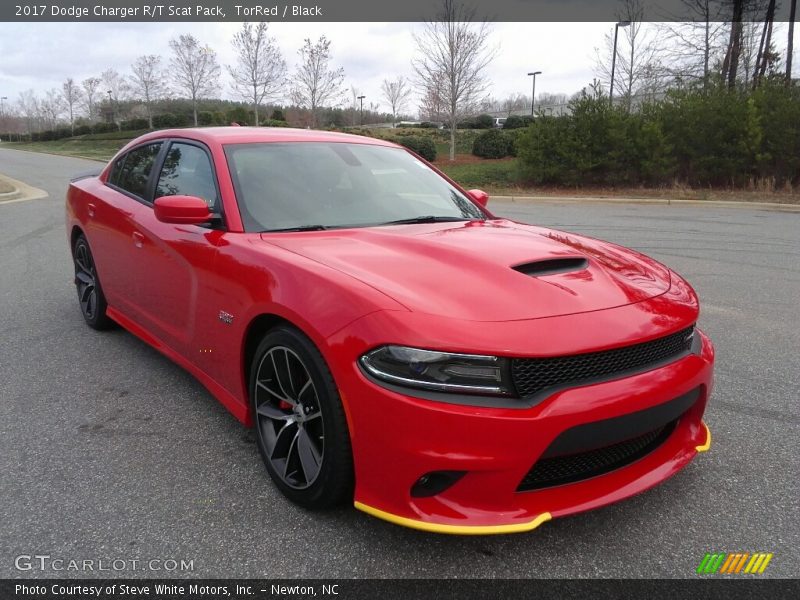 Front 3/4 View of 2017 Charger R/T Scat Pack