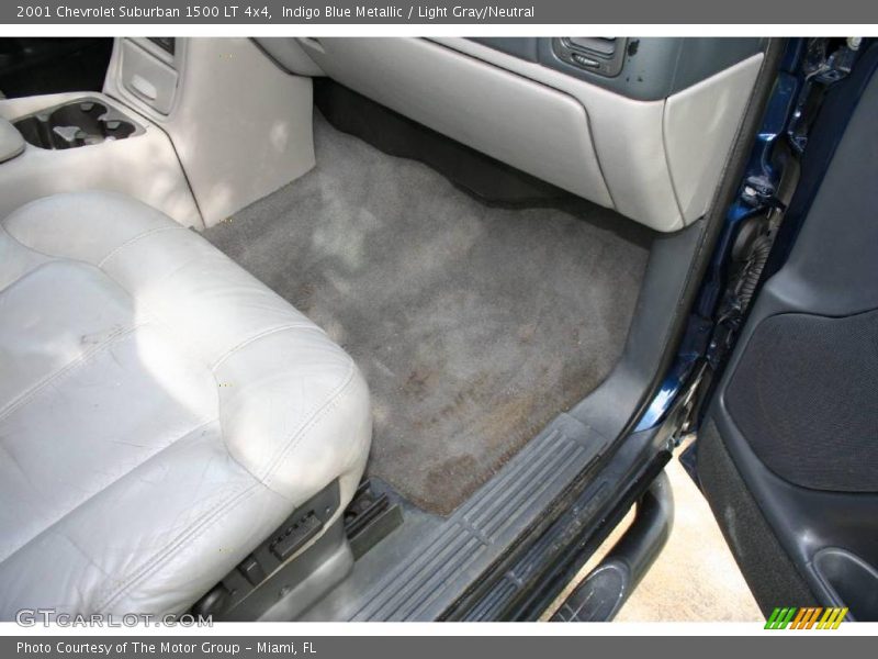 Indigo Blue Metallic / Light Gray/Neutral 2001 Chevrolet Suburban 1500 LT 4x4