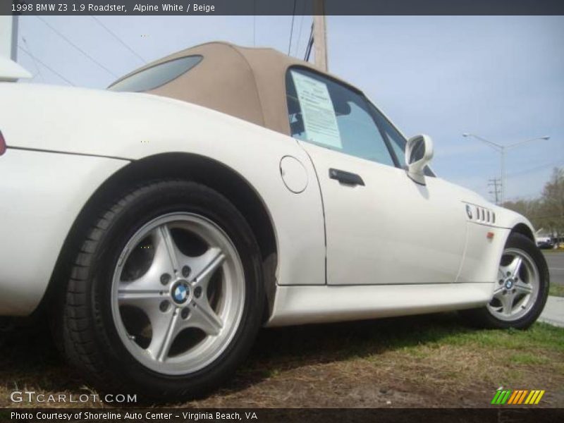 Alpine White / Beige 1998 BMW Z3 1.9 Roadster