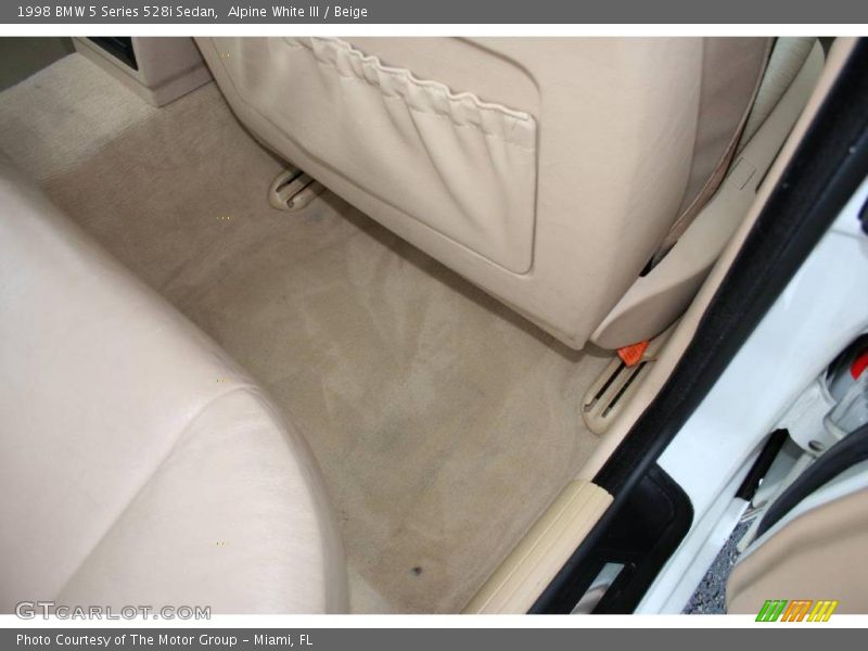 Alpine White III / Beige 1998 BMW 5 Series 528i Sedan