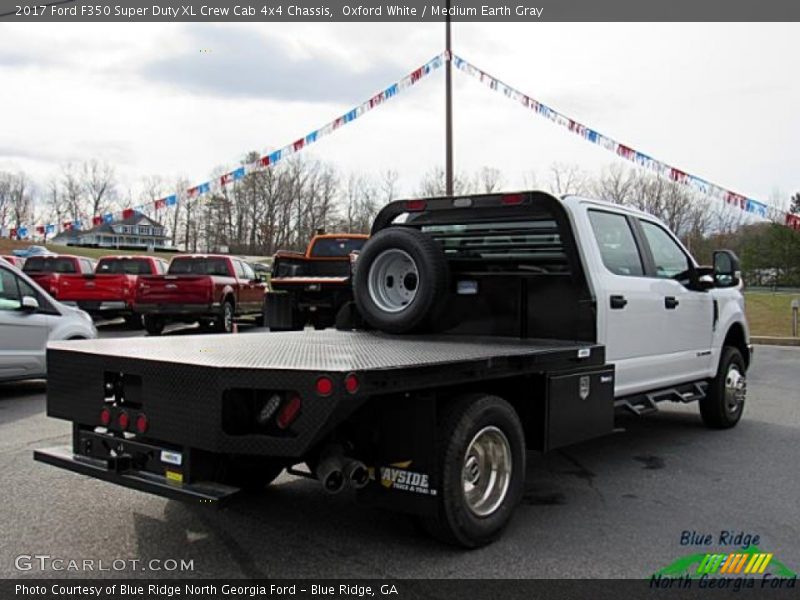 Oxford White / Medium Earth Gray 2017 Ford F350 Super Duty XL Crew Cab 4x4 Chassis