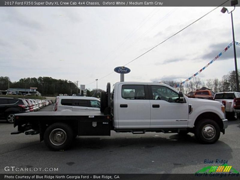 Oxford White / Medium Earth Gray 2017 Ford F350 Super Duty XL Crew Cab 4x4 Chassis