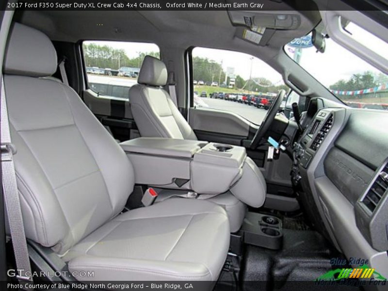 Oxford White / Medium Earth Gray 2017 Ford F350 Super Duty XL Crew Cab 4x4 Chassis