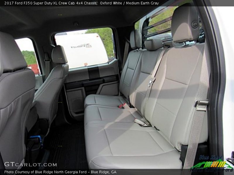 Oxford White / Medium Earth Gray 2017 Ford F350 Super Duty XL Crew Cab 4x4 Chassis