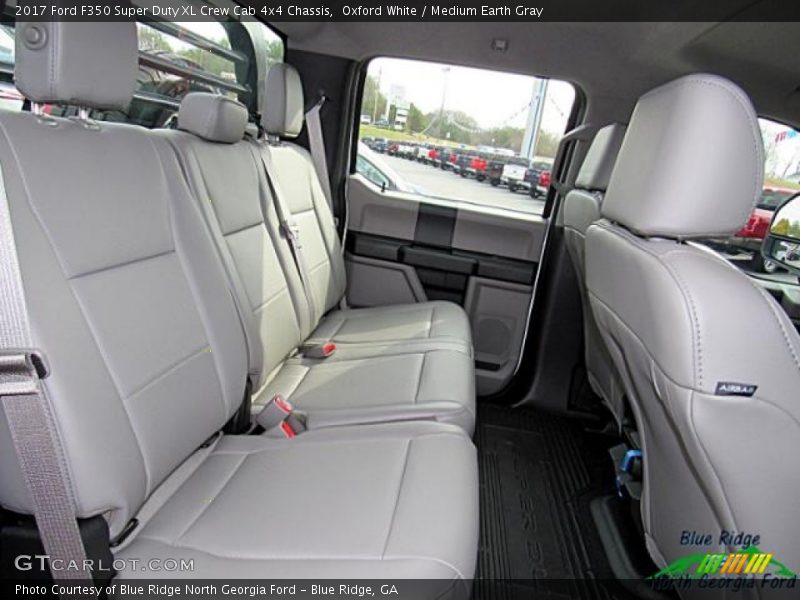 Oxford White / Medium Earth Gray 2017 Ford F350 Super Duty XL Crew Cab 4x4 Chassis