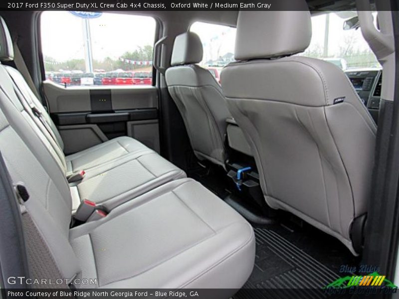 Oxford White / Medium Earth Gray 2017 Ford F350 Super Duty XL Crew Cab 4x4 Chassis