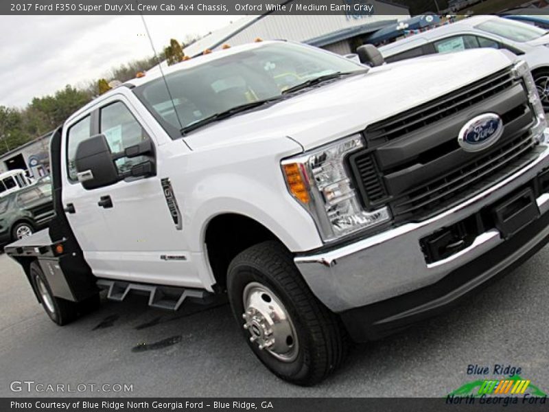 Oxford White / Medium Earth Gray 2017 Ford F350 Super Duty XL Crew Cab 4x4 Chassis