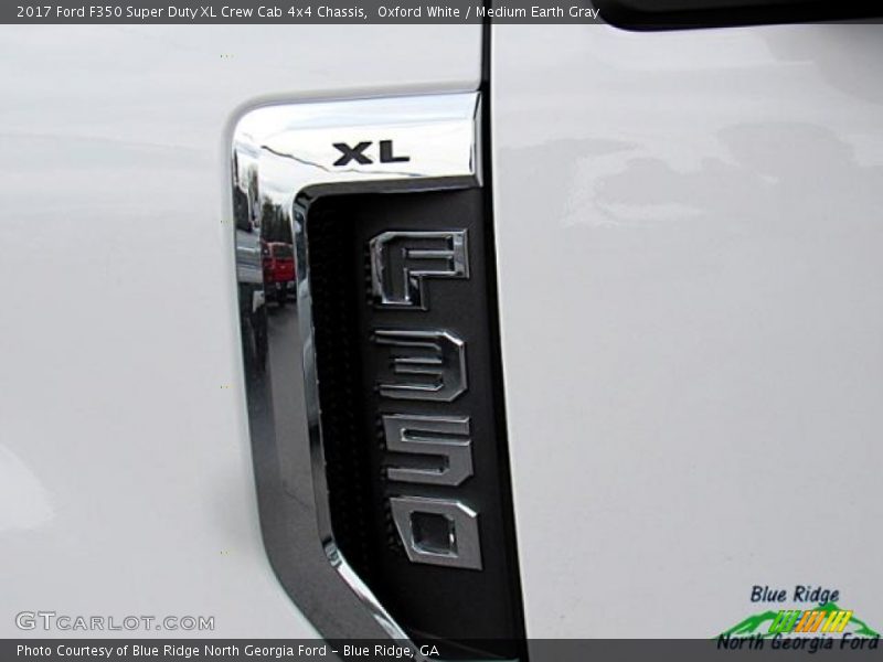 Oxford White / Medium Earth Gray 2017 Ford F350 Super Duty XL Crew Cab 4x4 Chassis
