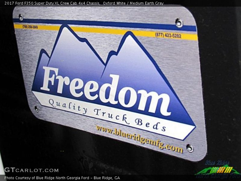 Oxford White / Medium Earth Gray 2017 Ford F350 Super Duty XL Crew Cab 4x4 Chassis