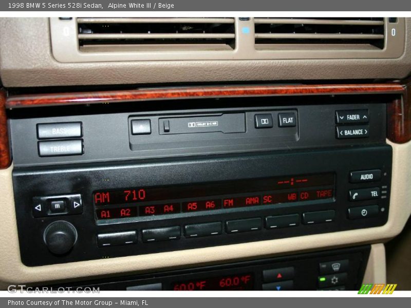 Alpine White III / Beige 1998 BMW 5 Series 528i Sedan