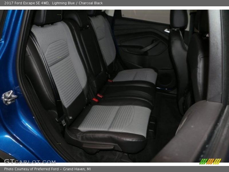 Lightning Blue / Charcoal Black 2017 Ford Escape SE 4WD