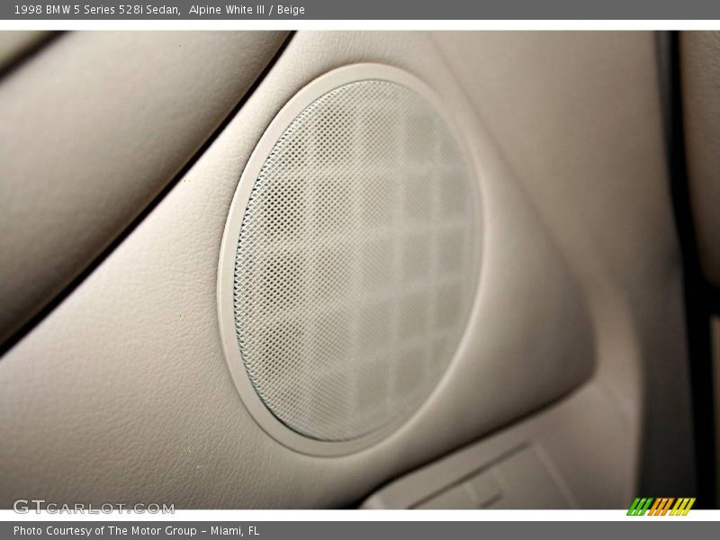 Alpine White III / Beige 1998 BMW 5 Series 528i Sedan