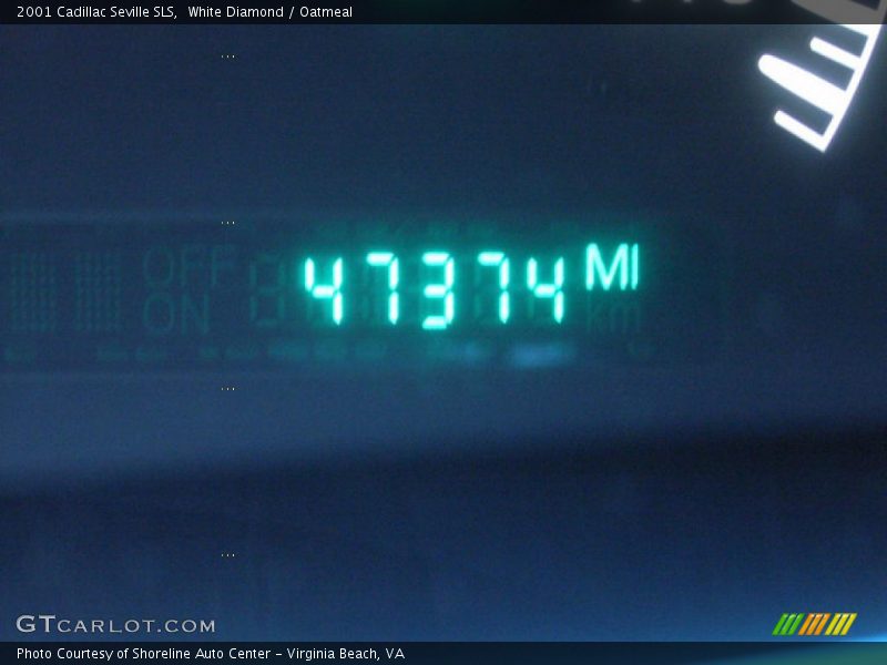 White Diamond / Oatmeal 2001 Cadillac Seville SLS