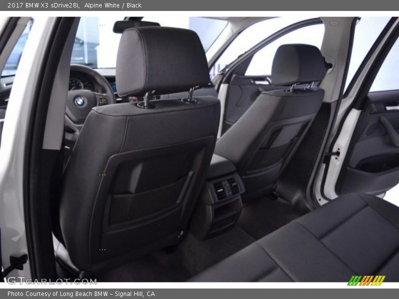 Alpine White / Black 2017 BMW X3 sDrive28i