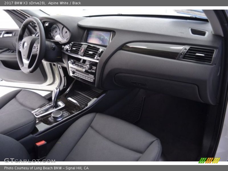 Alpine White / Black 2017 BMW X3 sDrive28i