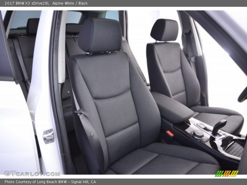 Alpine White / Black 2017 BMW X3 sDrive28i