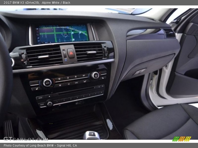 Alpine White / Black 2017 BMW X3 sDrive28i