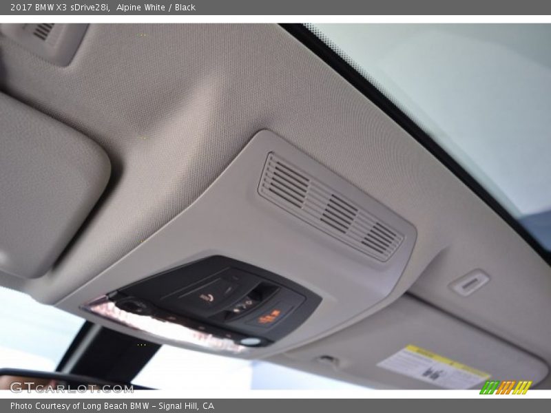 Alpine White / Black 2017 BMW X3 sDrive28i