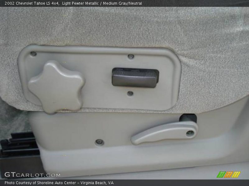 Light Pewter Metallic / Medium Gray/Neutral 2002 Chevrolet Tahoe LS 4x4