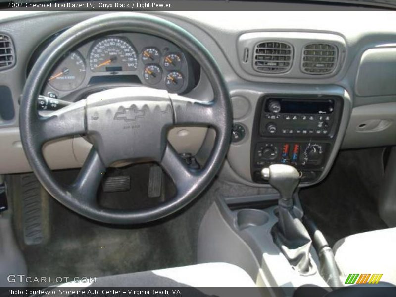 Onyx Black / Light Pewter 2002 Chevrolet TrailBlazer LS