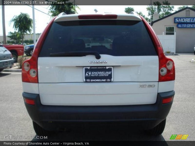 Ice White / Taupe 2004 Volvo XC90 2.5T