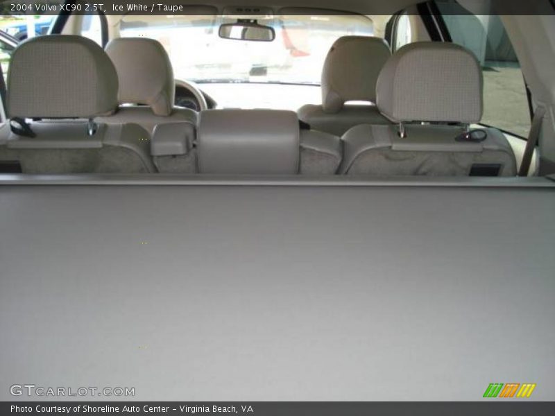 Ice White / Taupe 2004 Volvo XC90 2.5T