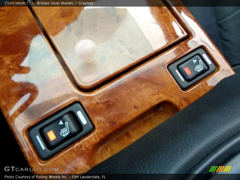 Brilliant Silver Metallic / Graphite 2004 Infiniti I 35