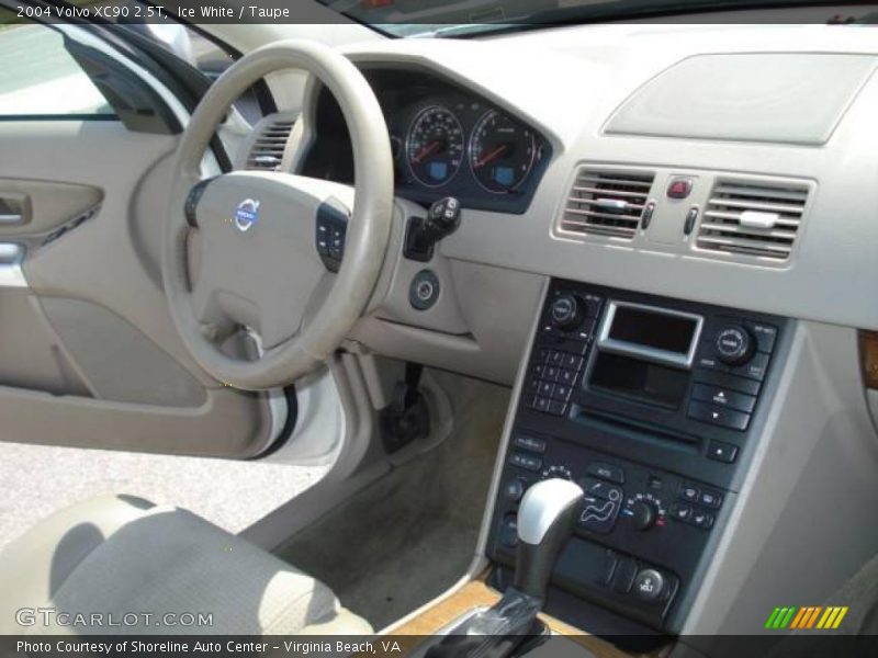 Ice White / Taupe 2004 Volvo XC90 2.5T