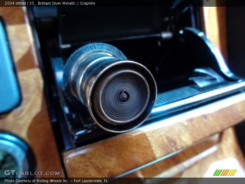 Brilliant Silver Metallic / Graphite 2004 Infiniti I 35