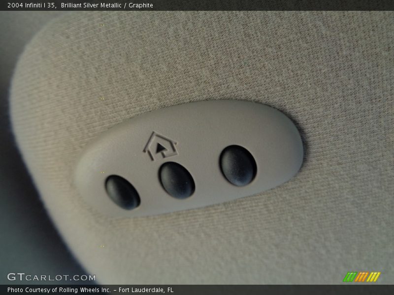 Brilliant Silver Metallic / Graphite 2004 Infiniti I 35