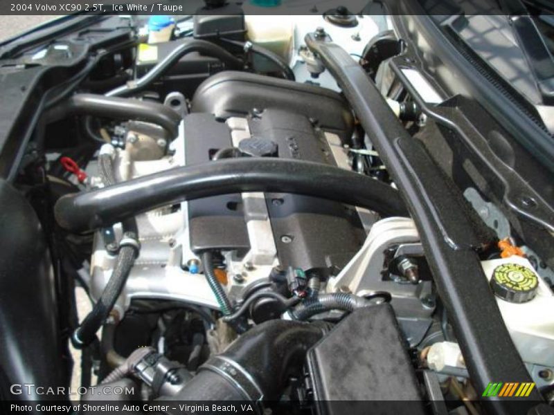 Ice White / Taupe 2004 Volvo XC90 2.5T