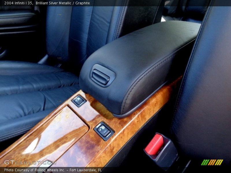 Brilliant Silver Metallic / Graphite 2004 Infiniti I 35