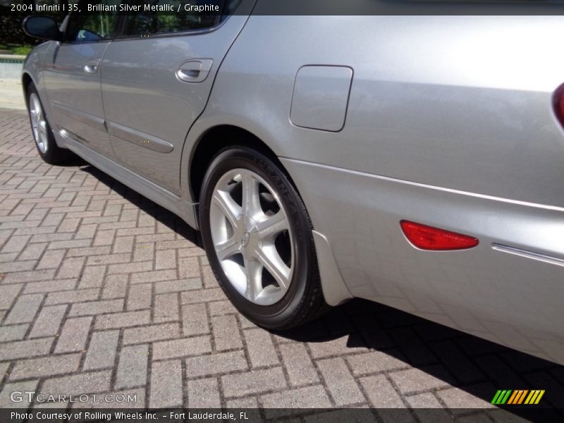 Brilliant Silver Metallic / Graphite 2004 Infiniti I 35