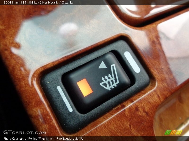 Brilliant Silver Metallic / Graphite 2004 Infiniti I 35