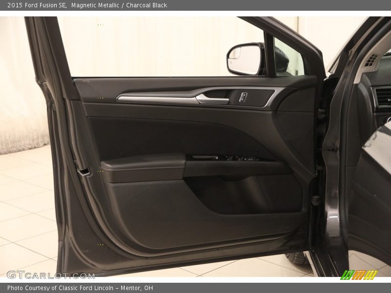 Magnetic Metallic / Charcoal Black 2015 Ford Fusion SE