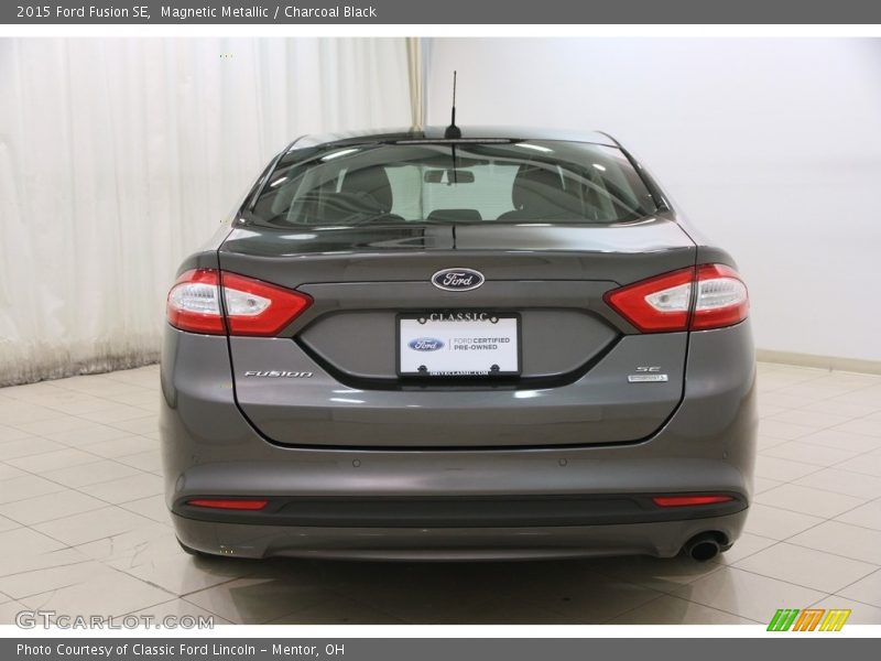 Magnetic Metallic / Charcoal Black 2015 Ford Fusion SE