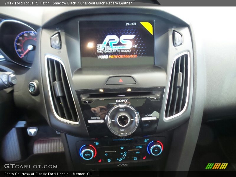 Shadow Black / Charcoal Black Recaro Leather 2017 Ford Focus RS Hatch