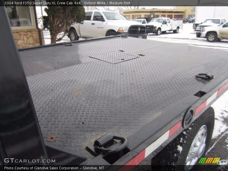 Oxford White / Medium Flint 2004 Ford F350 Super Duty XL Crew Cab 4x4