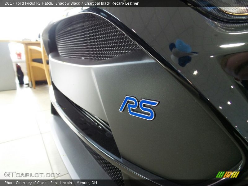 Shadow Black / Charcoal Black Recaro Leather 2017 Ford Focus RS Hatch