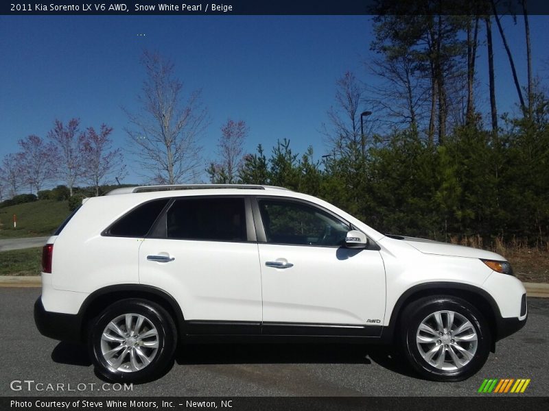 Snow White Pearl / Beige 2011 Kia Sorento LX V6 AWD